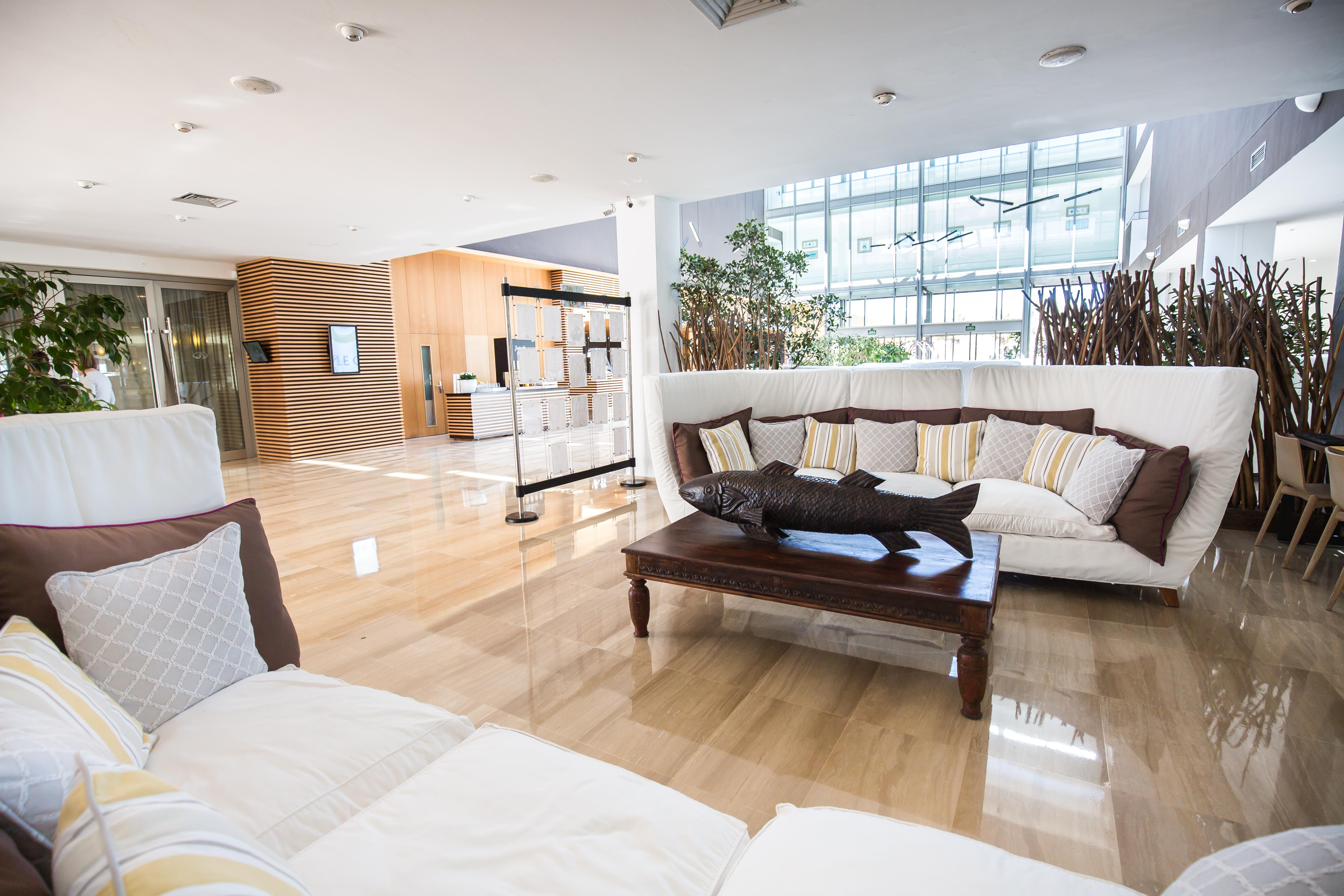 Grand Palladium Select Palace Ibiza Playa d'en Bossa Εξωτερικό φωτογραφία The lobby of the hotel