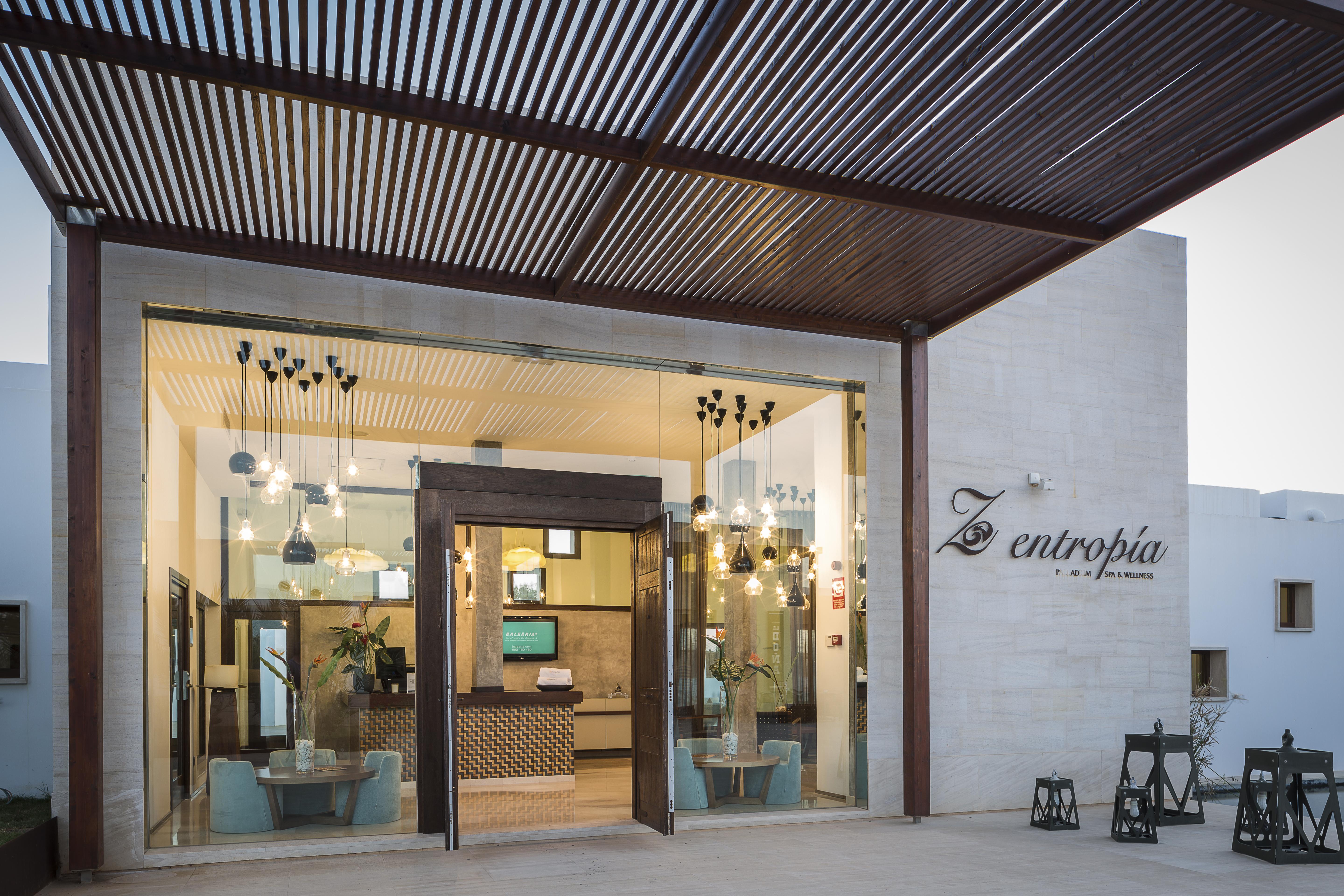 Grand Palladium Select Palace Ibiza Playa d'en Bossa Εξωτερικό φωτογραφία Entrance to the hotel